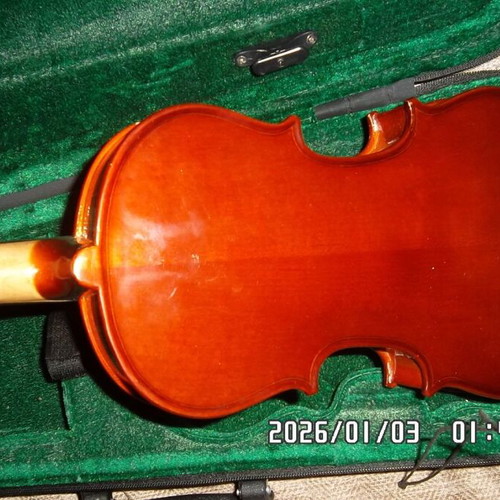 Cremona 1/4 Child Violin like new with case and accessories