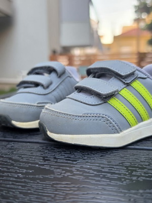 Adidas VS Switch 3 baby sneakers size 20 like new, grey with green details