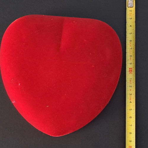 SBC heart-shaped jewelry box used, red