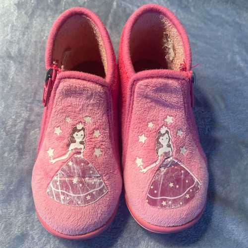 Comfy children's slippers used, size 24
