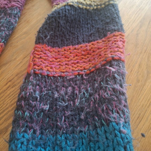 Scarf like new, comfortable and soft, multicolored