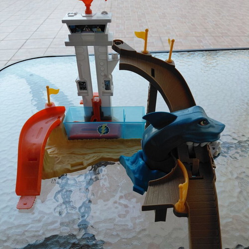 Hot Wheels Color Changers Shark Racetrack used with color shift zones