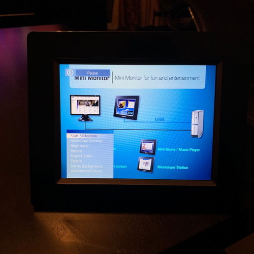 Photo frame Samsung SPF 85H μεταχειρισμένο με φορτιστή