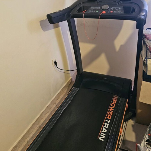 Power Train A777 electric treadmill 3.0hp like new, foldable