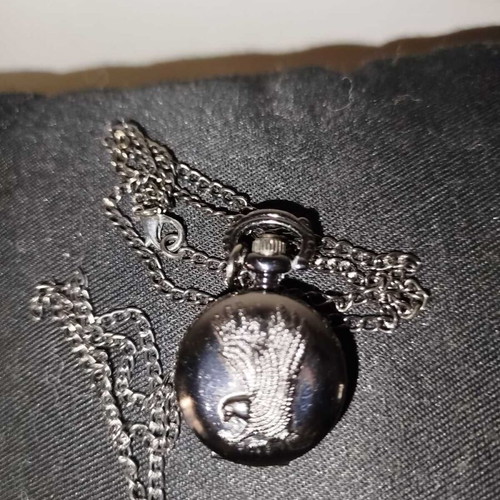 Pendant watch like new with antique look and chain