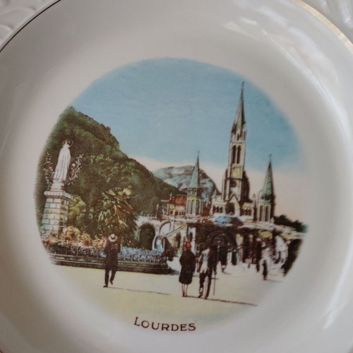 Decorative porcelain plate like new with Lourdes image