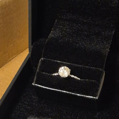 Alegras Legend solitaire ring 1.01 carat, new, white gold