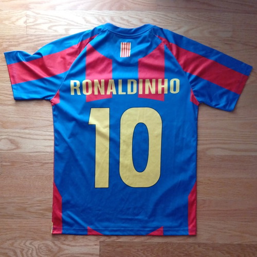 Ronaldinho Jersey Nike size M like new, blue and red