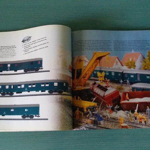 Marklin complete catalog 2002-2003 like new