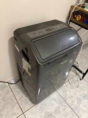 Whirlpool Portable Air Conditioner PACF212HP B like new, energy rating A/A+