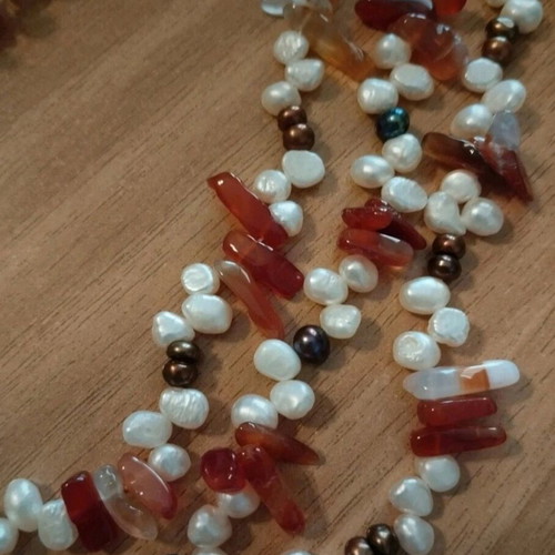 Triple necklace like new with pearls, hematite and amber chips