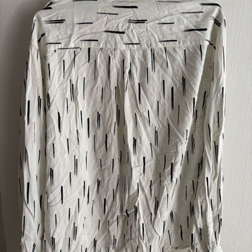 Zara shirt size M with lyocel, like new, black and white