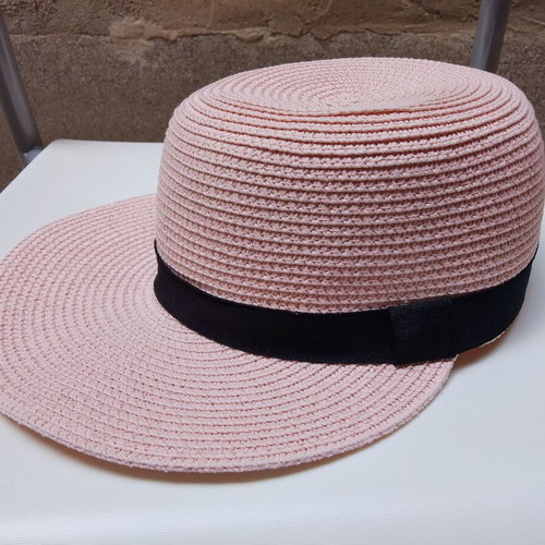 Women’s pastel straw hat like new