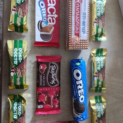 Chocolate and biscuit set new, including Lacta, Oreo, Ion, Pavlidis