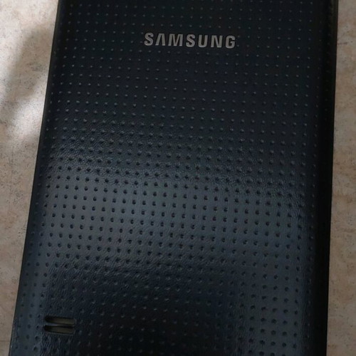Samsung Galaxy S5 smartphone like new without functional issues