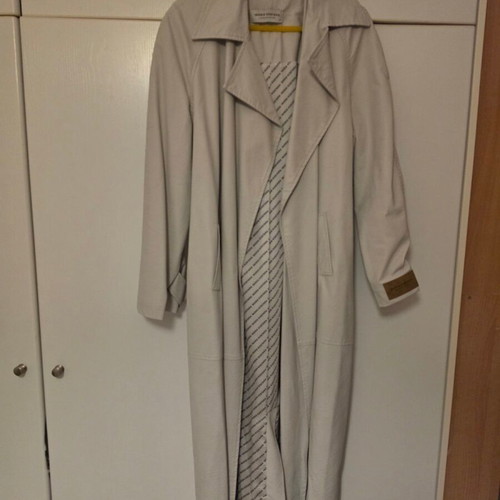 Trench coat Vassia Kostara beige like new, eco leather