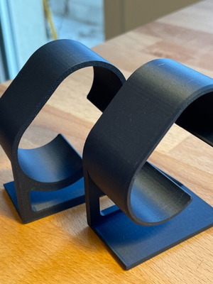 Plastic watch stands new, set of 2, black