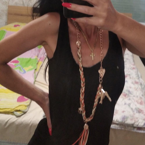 Women's long necklace like new, orange and gold