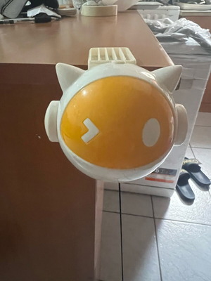 Interactive cat toy used with batteries