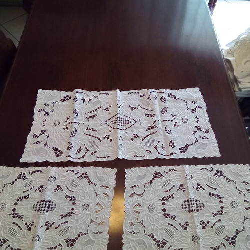 Set of table runners like new, sizes 66×30 and 40×27 cm