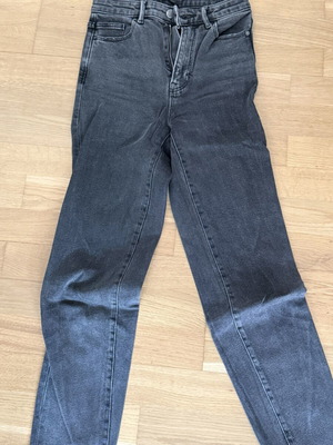 Stradivarius black faded jeans, size S