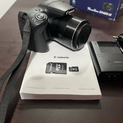 Canon Powershot SX420 IS Compact Camera like new, 20MP, 42x zoom