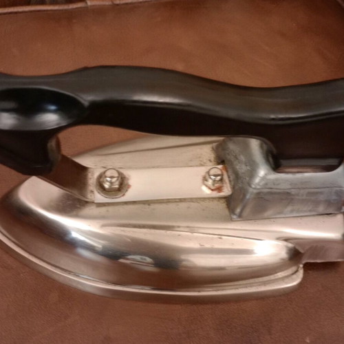 Collectible iron with cable works normally!!!