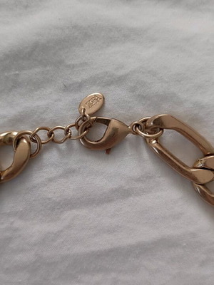 Zara necklace like new, gold color