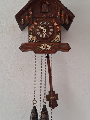 Switzerland wooden cuckoo clock 1980s with weights