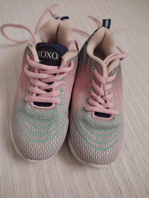 Snickers girls' athletic shoes like new, colorful with lights