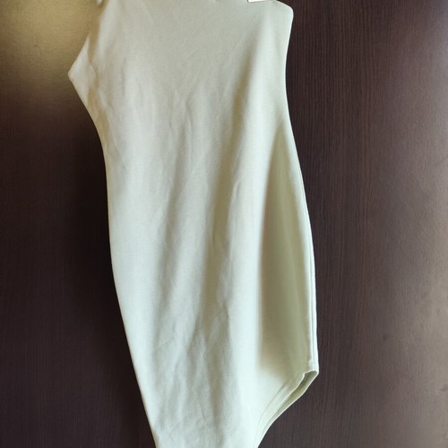 Short dress size M light green like new, slim fit