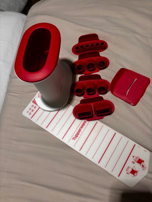Tupperware cookie set like new