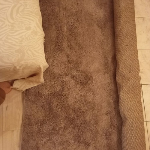 Modern acrylic rug like new, purple, 2.20m x 2.90m, low pile