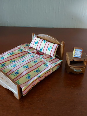 Sylvanian Families bed like new