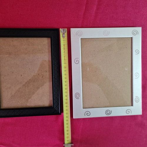 Photo frame set used, metal and plastic, pack of 2