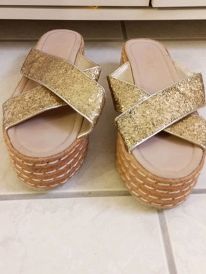 Lynne platform sandals gold size 39 like new