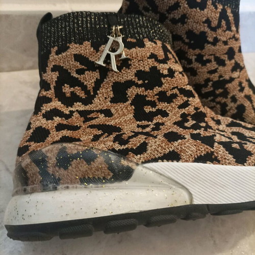 Γυναικεία αθλητικά παπούτσια River Island σαν καινούργια, τύπου κάλτσα λεοπαρ