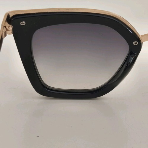 Sunglasses like new with ombre lenses and gold frame