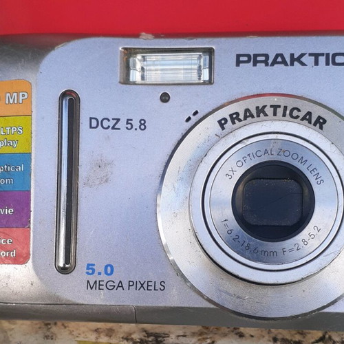Praktika DCZ 5.8 camera like new, 5 megapixels