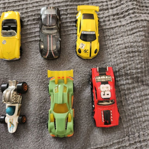 Hot Wheels toy cars used, pack of 8 authentic