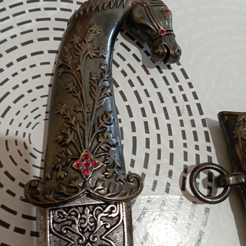 Decorative stiletto with horse head Khanjar, like new, 30 cm