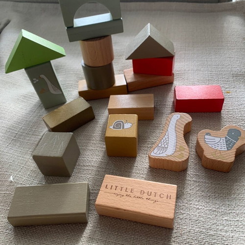 Wooden blocks used, 19 pieces with gift