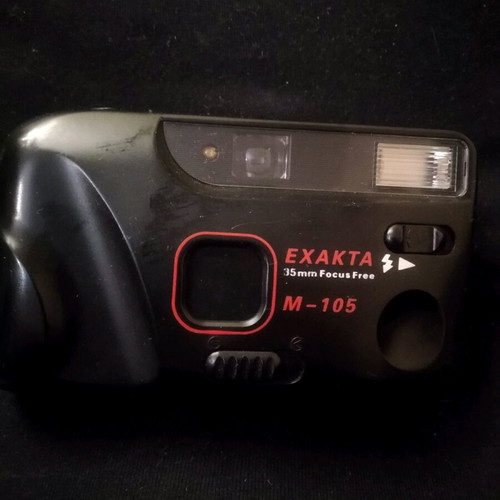 Exakta M-105 camera like new