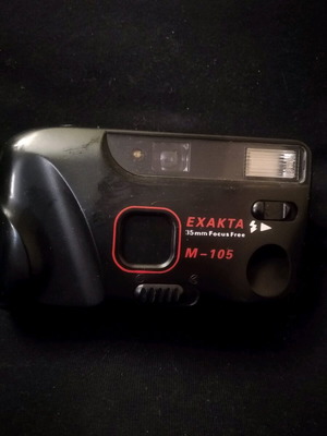Exakta M-105 camera like new