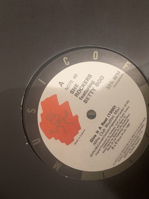 She Rockers Featuring Betty Boo Give It A Rest 12" βινύλιο 1990 hip-hop