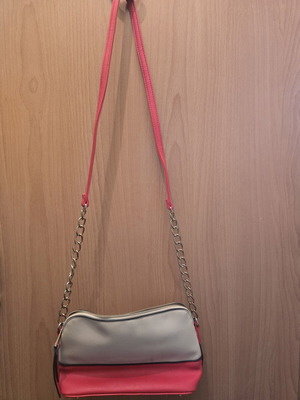 Crossbody bag like new, white and red, faux leather