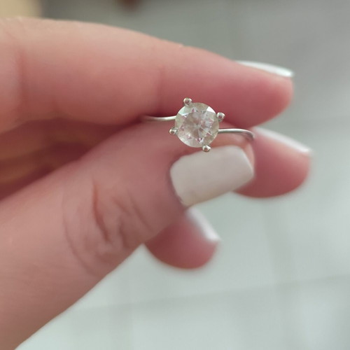 White Gold 14K Solitaire Ring like new