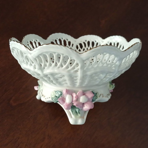 Debelly Fine Porselain Decorative Porcelain Bowl like new