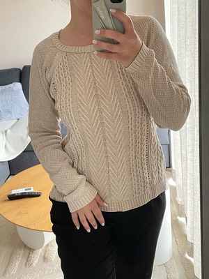Stradivarius beige sweater S like new