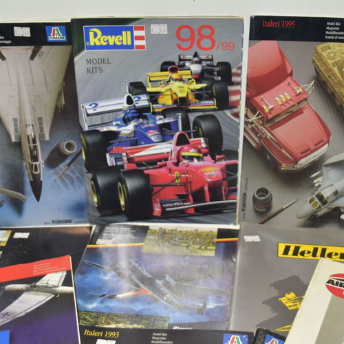 Modeling catalogs used, pack with Revell, Italieri, Heller, Airfix, Matchbox, Humbrol